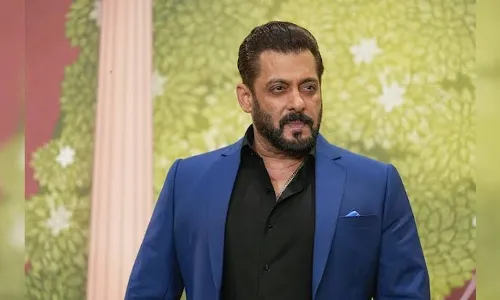 Motorbike rider enters Salman Khans security convoy, faces case for rash driving