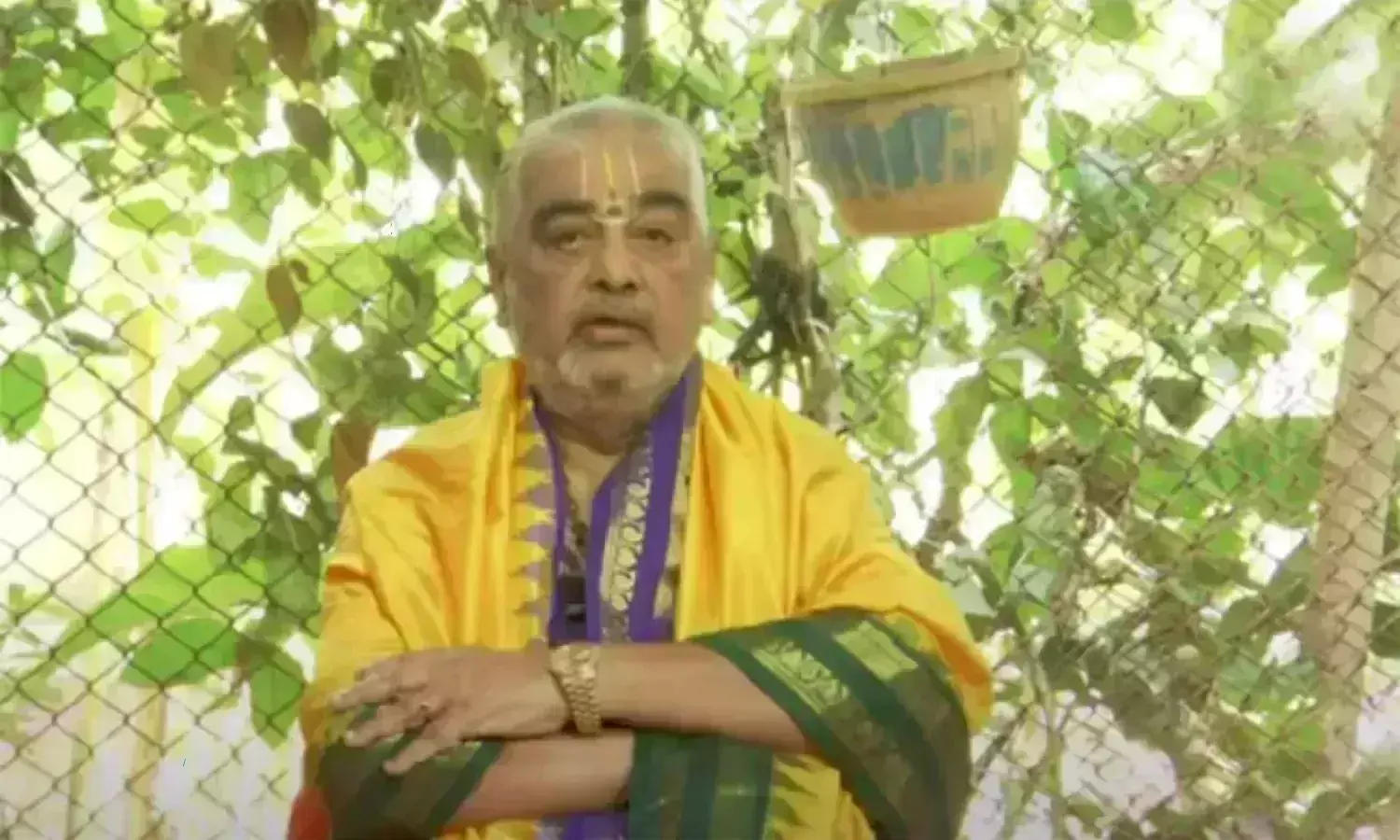 Tirumala: Ex-TTD chief priest Ramana Deekshitulu sends SOS to CM Naidu, controversy over laddus