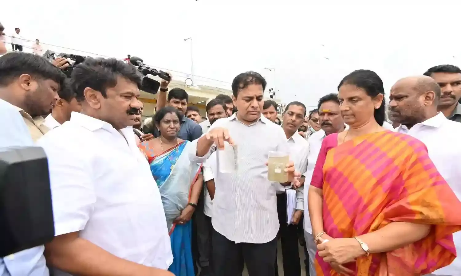 KTR slams Congress for targeting poor with HYDRAA demolitions