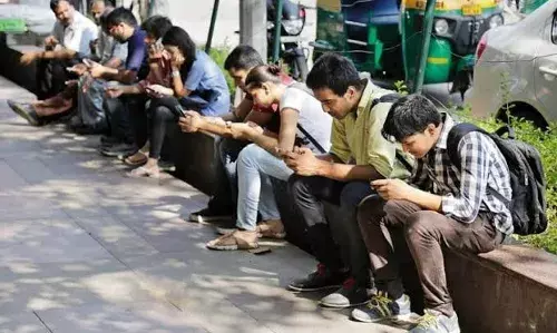 How increase in screen time, online calorie-dense meals increase risk of heart attacks