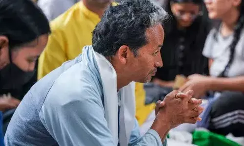 Sonam Wangchuk breaks fast; home ministry to resume talks with Ladakh groups on December 3