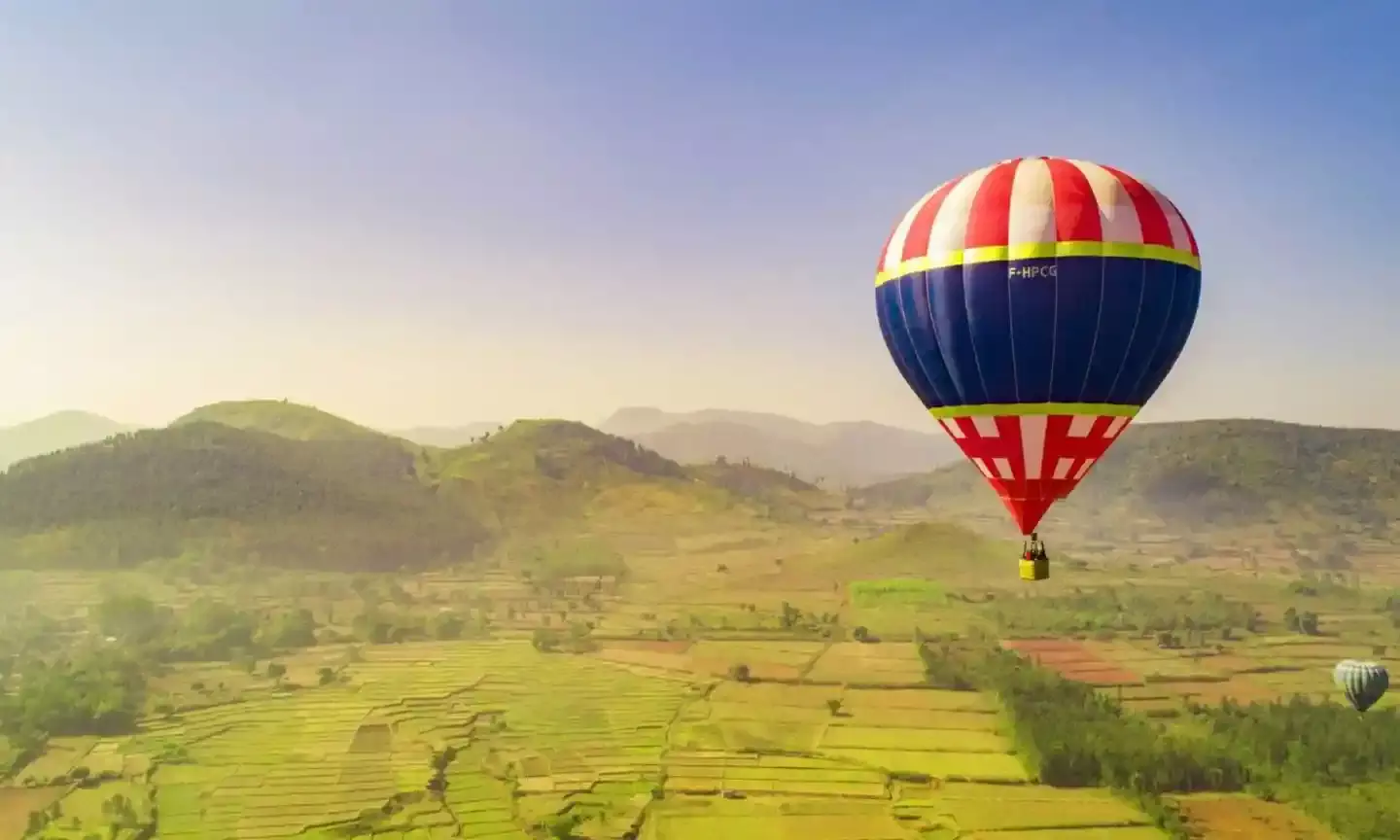 Come, enjoy breathtaking hot air balloon ride in Andhra’s Araku this winter   Lifestyle..Take this
