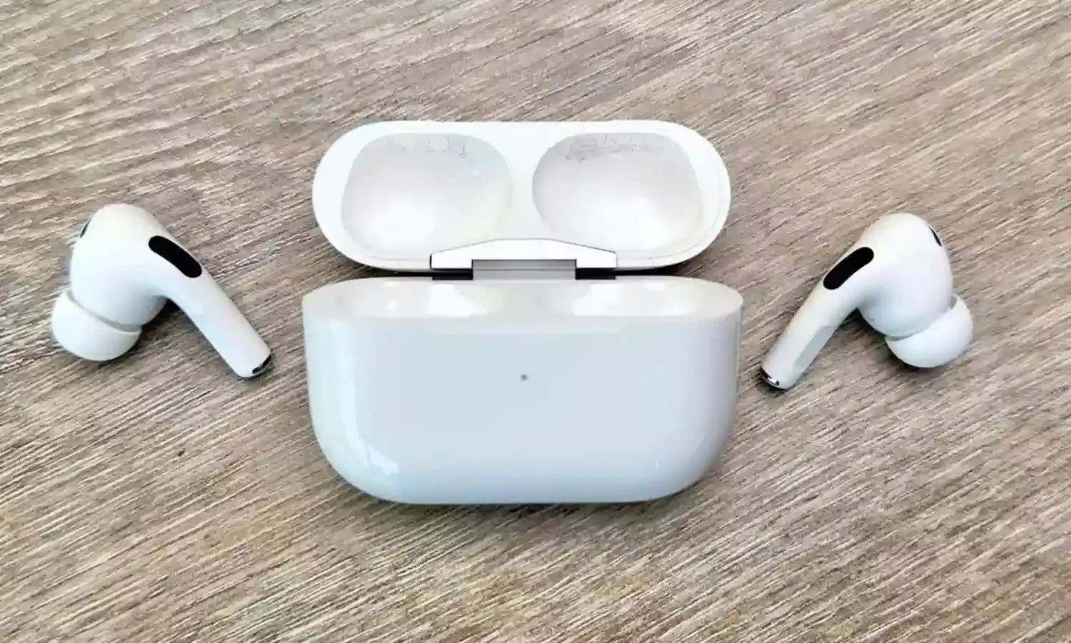 Gang selling fake Apple iPhone accessories above Rs 2 crore busted in Abids; 4 held