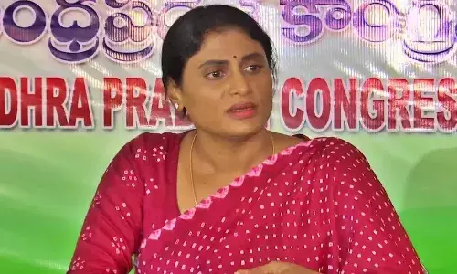 Is dragging mother to court āghar ghar ki kahani, Congress leader Sharmilas jibe at brother Jagan