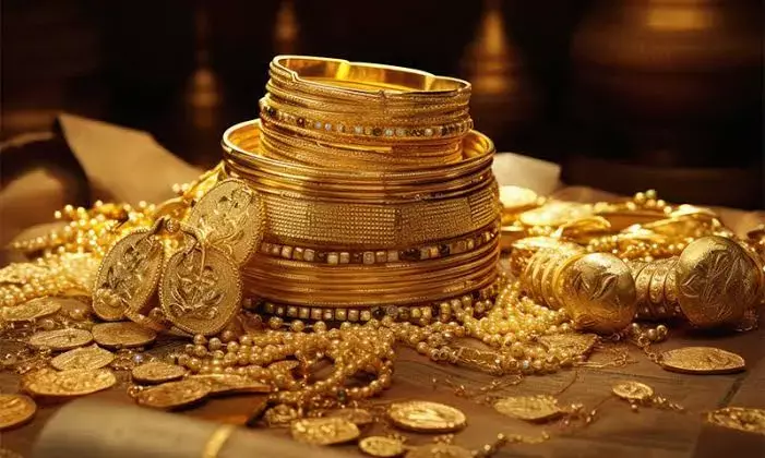 Gold drops Rs 1,300 to Rs 81,100 per 10 gm; silver plummets Rs 4,600