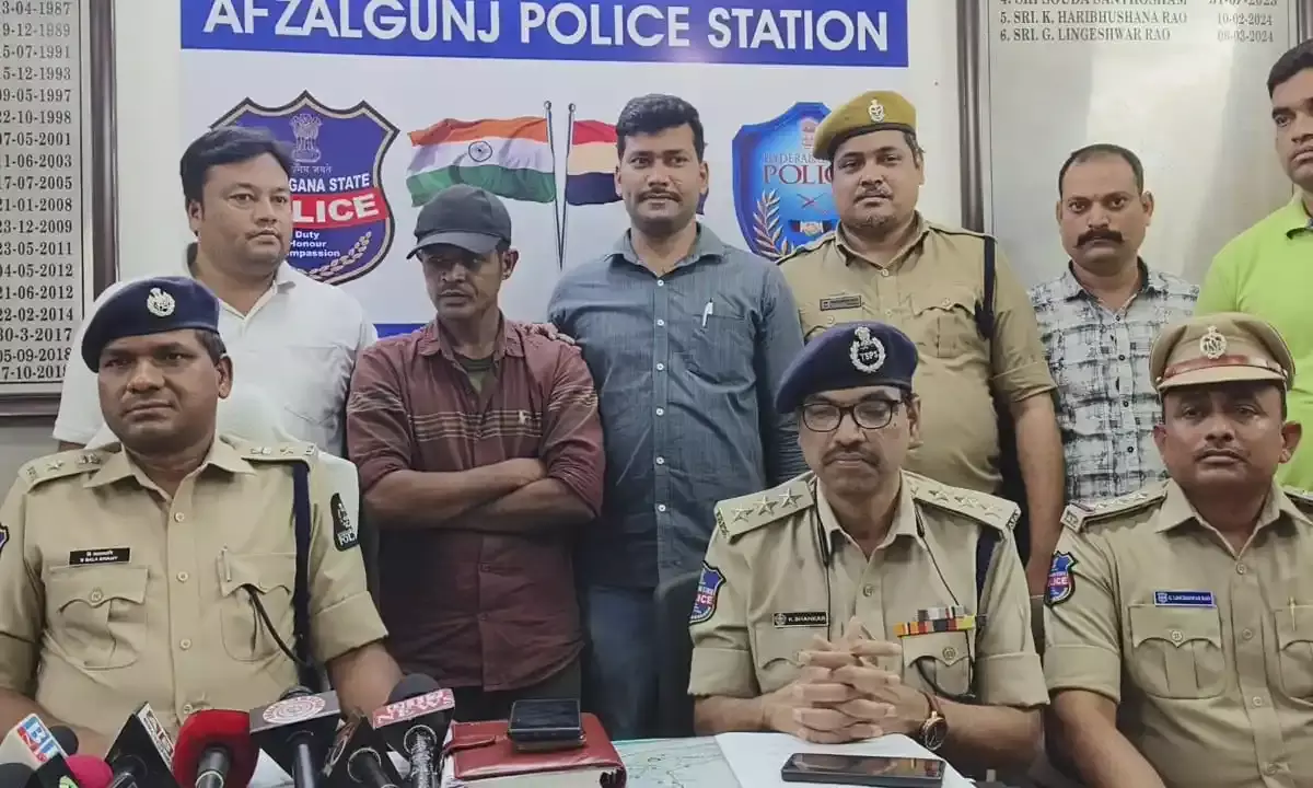 Afzalgunj cops rescue kidnapped 4-year-old in nick of time before criminal boarded train