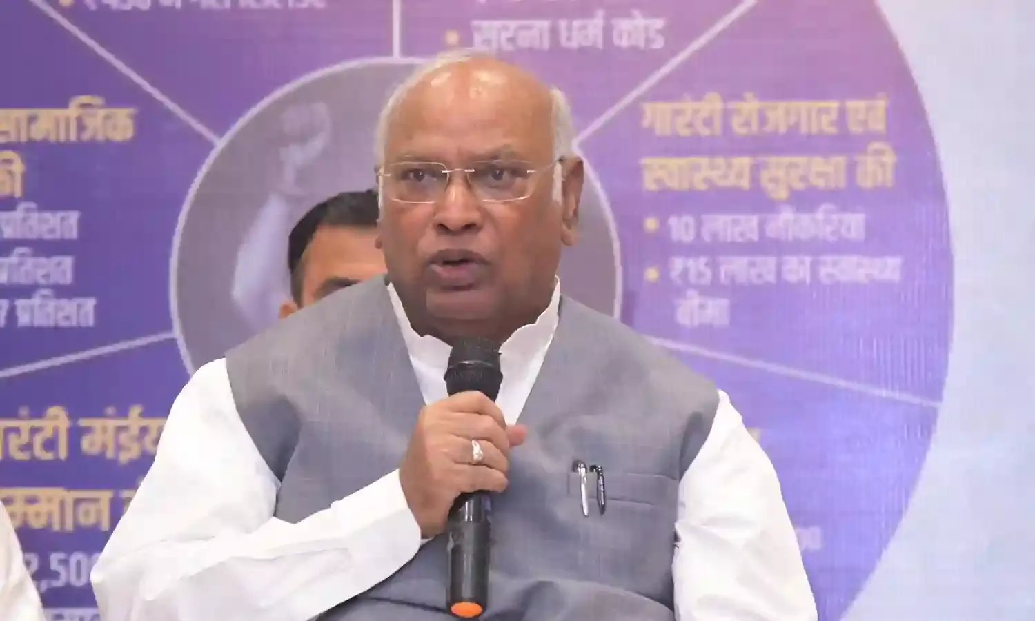 Kharge hits out Modi-Shah on infiltration in Jharkhand