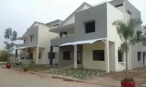 Rangareddy: How Countryside Realtors in Mokila cheated 20 Westend Greens villa owners