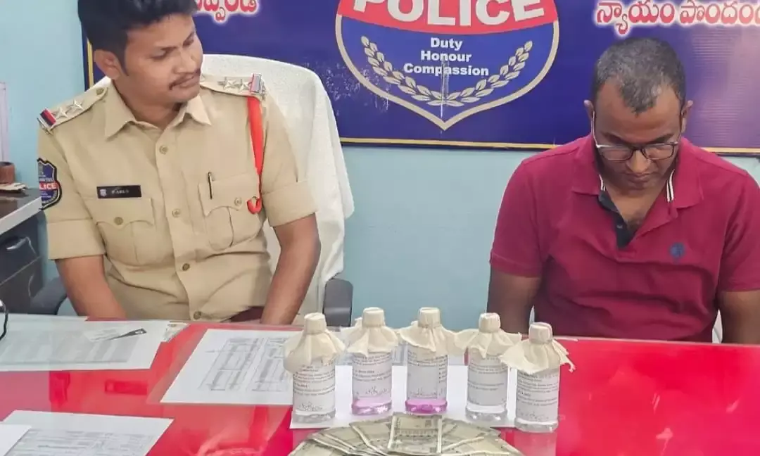 ACB nabs Lingampet SI, constable for accepting Rs 10,000 as bribe
