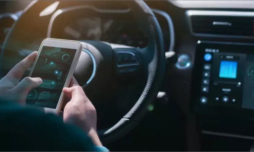 India to shift to smartphone era for cars embracing 5G, advanced AI in 2025: Report