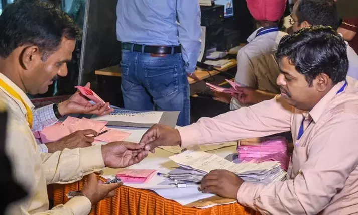 Maharashtra assembly polls: Mahayuti leads in 204 seats, MVA tottering at 47