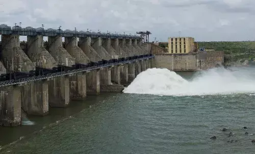 Telangana to divert Godavari waters for Singur, Manjeera reservoirs to boost Hyderabadās water supply