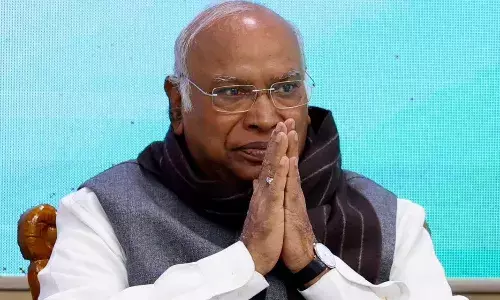Kharge questions ECI’s execution of Constitutional duty, calls for harsh decisions at CWC meet
