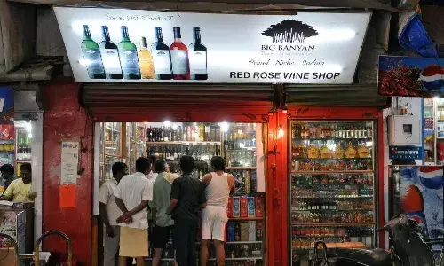Andhra to slap Rs 5 lakh fine on vends selling liquor above MRP
