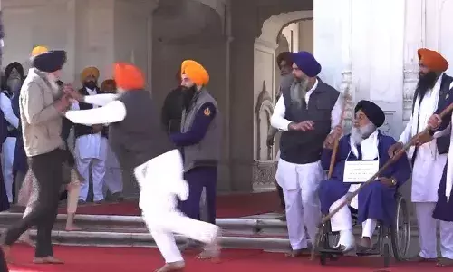 Man tries to shoot SAD leader Sukhbir Badal outside Golden Temple, nabbed