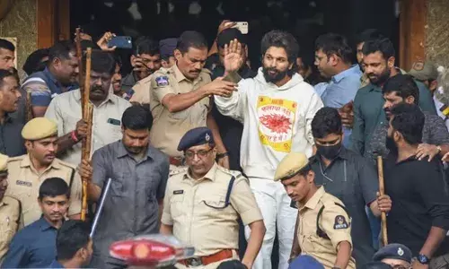 Breaking: Interim bail to Allu Arjun in Sandhya Theatre stampede case
