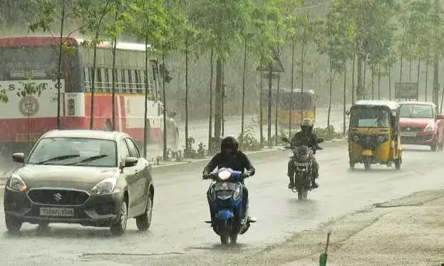 Overcast skies, light rain set a cozy mood for Christmas in Hyderabad