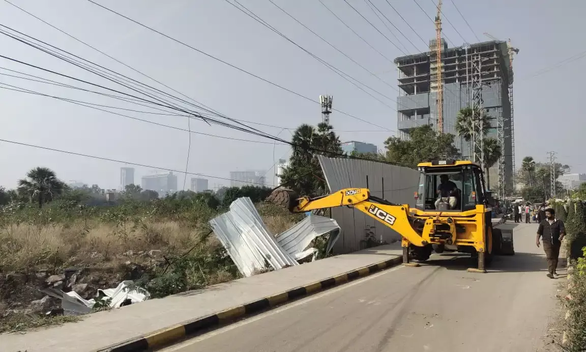 HYDRAA ends 2024 with demolition drive at Bhageerathamma Lake in Khajaguda