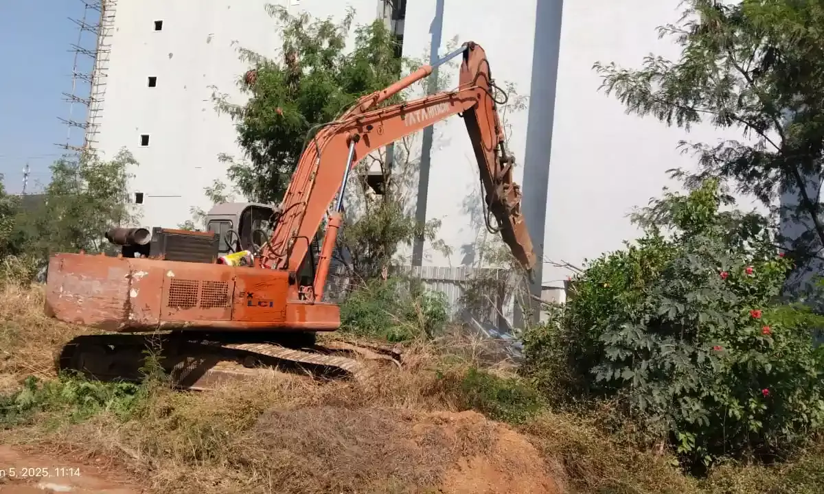 HYDRAA demolishes multi-storey building at Ayyappa Society; HC ruled structure as illegal