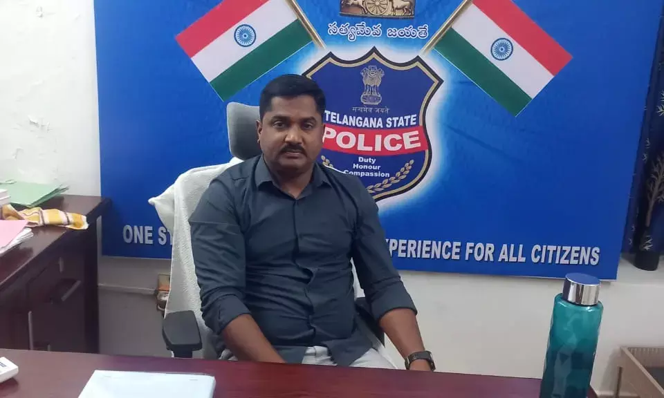 Mahabubabad CI accepts Rs 2 lakh bribe, lands in ACB net