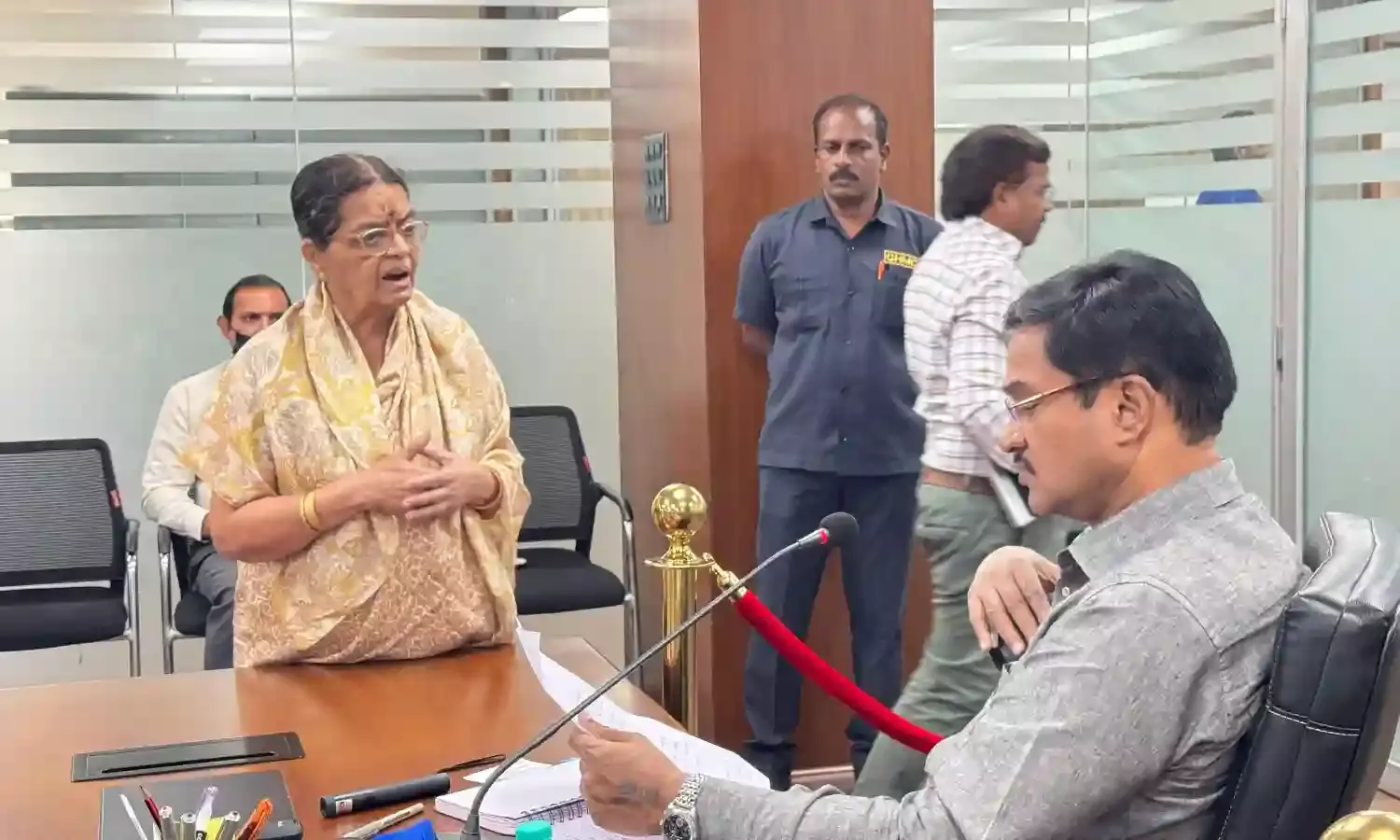 Prajavani: HYDRAA Commissioner Ranganath receives 83 complaints;  sets 3 weeks deadline for resolving grievances