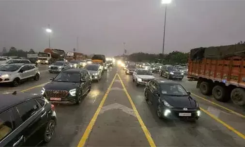 Vijayawada: Heavy traffic jam on NH 65 as people head home for Sankranthi