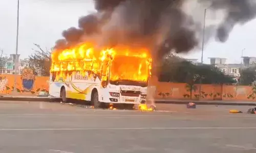 Telangana pilgrim to Maha Kumbh dies in bus fire