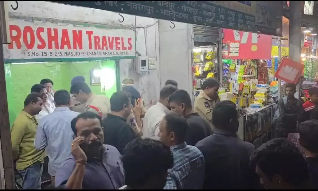 Shootout at Afzalgunj: Robbers with huge stash of cash shot at Roshan Travels helper; flee