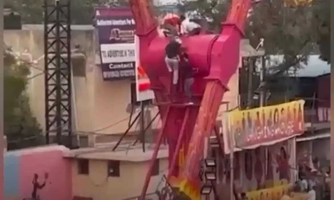 Hyderabad: Passengers stuck upside down after amusement ride at Numaish breaks down; video goes viral