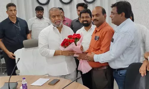 Health Minister Damodar Rajanarsimha asks officials to furnish report on doctorsā demands