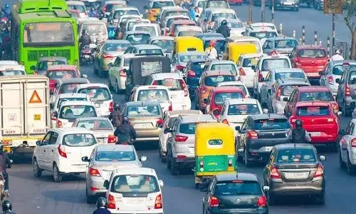 No fuel for vehicles older than 15 years in Delhi from April 1
