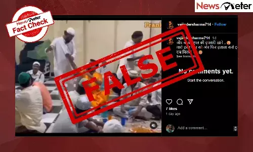 A video allegedly shows a Muslim man getting into an altercation with a Hindu sanyasi during Iftar at a mosque.