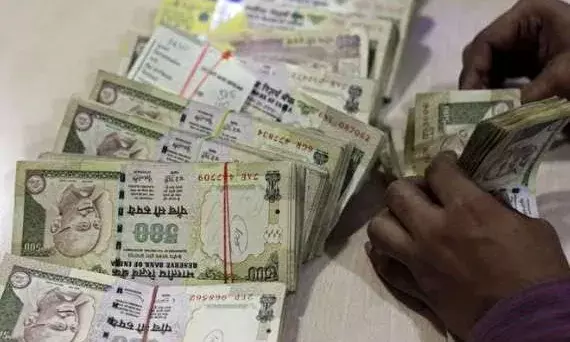 Abids police bust gang for trying to exchange demonetised currency; Rs 55.55 lakhs seized