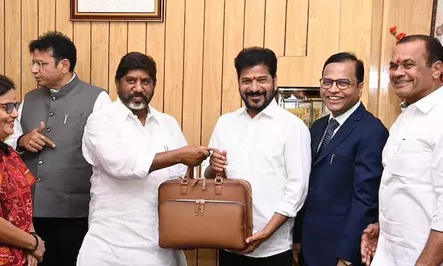 Telangana Budget pegged at Rs 3.04 crore, focus on public welfare, industrial growth