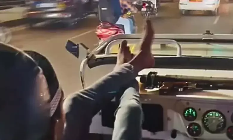 Hyderabad: Man arrested for flaunting air rifle in open jeep at Banjara Hills