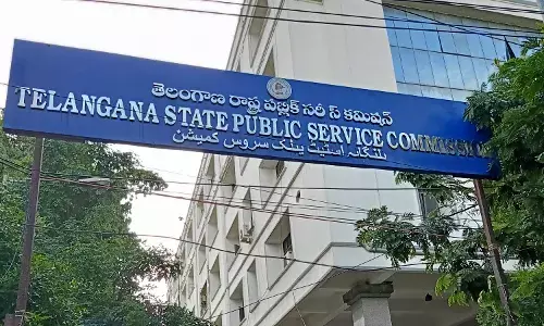 TSPSC Group-1 aspirants protest ‘unfair’ evaluation by inexperienced lecturers