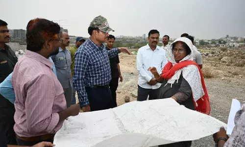 HYDRAA inspects occupation on govt land in Gajularamaram, encroachments on Nallagandla Lake