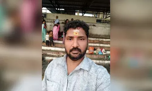 Biker trying to escape traffic challan crashes into RTC bus in Balanagar, dies