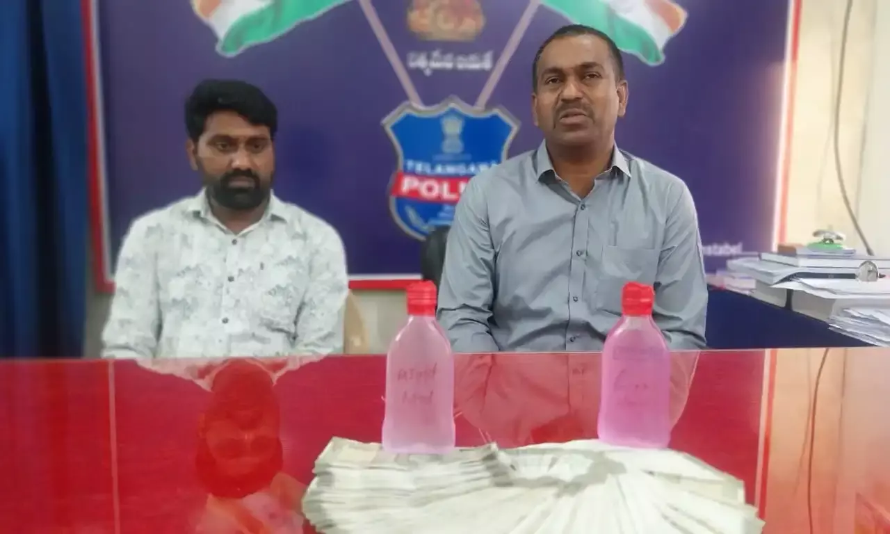 ACB arrests Manuguru police inspector, TV reporter for taking Rs 1 lakh bribe