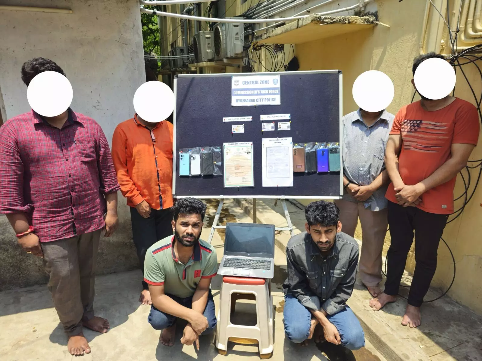 Two Bangladeshi nationals arrested in Malakpet with fake birth certificates, Aadhaar cards; 4 agents held Two Bangladeshi nationals arrested in Malakpet with fake birth certificates, Aadhaar cards; 4 agents held