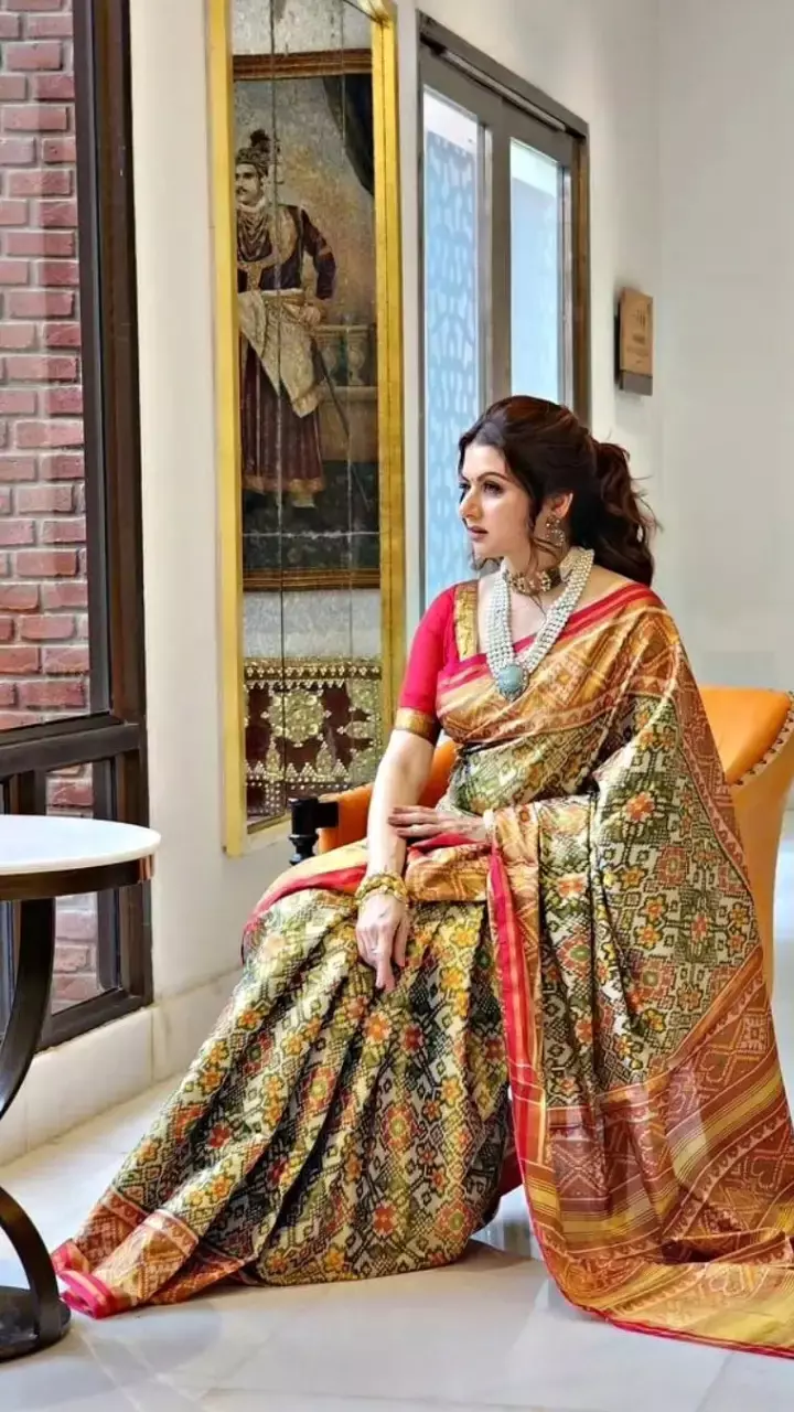 D Sons Patola Art Exhibition Opens in Hyderabad, Celebrating India’s Finest Handloom Traditions