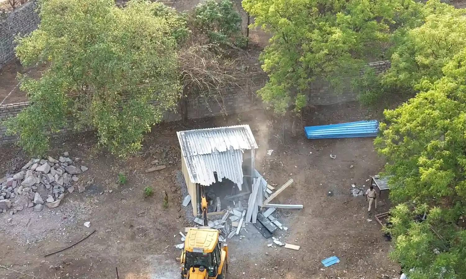 HYDRAA reclaims 15 acres of govt land in Gajularamaram; frees 5 acres grabbed by KL University