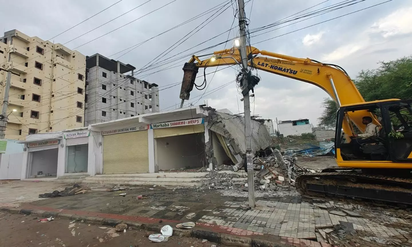 HYDRAA reclaims 2,500 sq. yards of govt land in Kandikal from illegal occupants HYDRAA reclaims 2,500 sq. yards of govt land in Kandikal from illegal occupants
