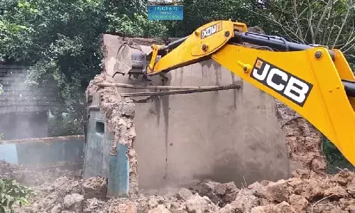 Identify all dilapidated structures before monsoon: GHMC Commissioner Karnan to officials