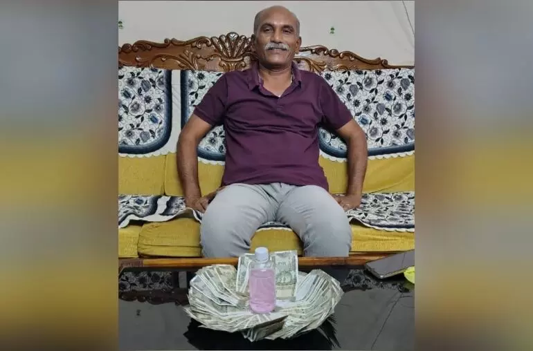 Karimnagar: ACB nabs Sircilla-based Irrigation Dept EE Amarender Reddy for accepting Rs 60,000 bribe Karimnagar: ACB nabs Sircilla-based Irrigation Dept EE Amarender Reddy for accepting Rs 60,000 bribe