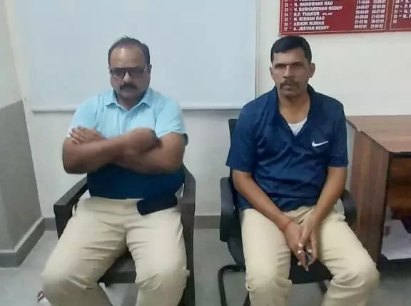 Suryapet: DSP Parthasarathi, Inspector Raghavaulu arrested for soliciting Rs 16L bribe Suryapet: DSP Parthasarathi, Inspector Raghavaulu arrested for soliciting Rs 16L bribe