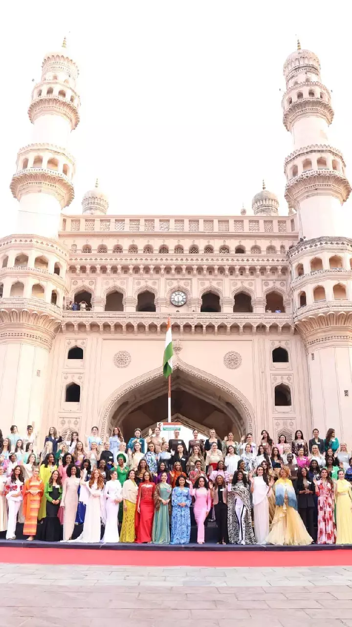 Miss World Contestants Visit Charminar