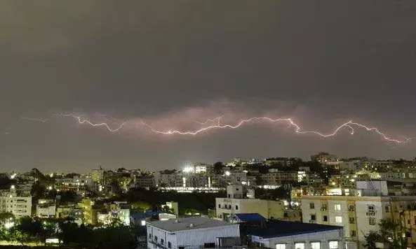 Hyderabad wakes up to massive thunderclap on Thursday morning;  IMD issues yellow alert