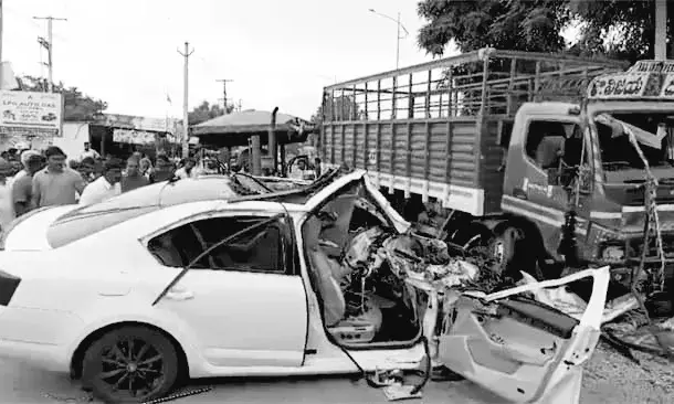Hyderabad: 3 students killed after their Skoda car collided with DCM vehicle at Pasumamula