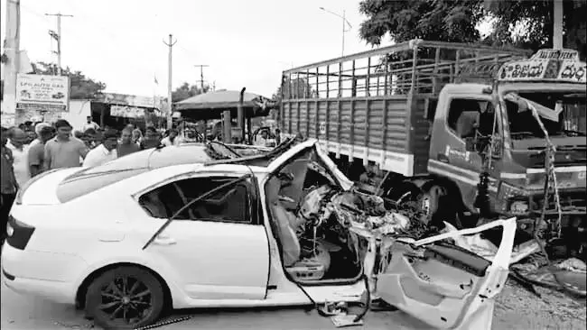 Hyderabad: 3 students killed after their Skoda car collided with DCM vehicle at Pasumamula Hyderabad: 3 students killed after their Skoda car collided with DCM vehicle at Pasumamula